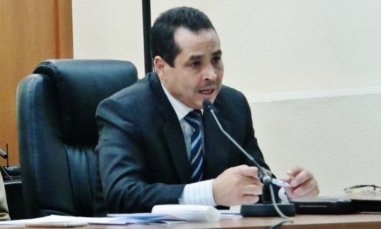 Bechir Akremi prenant la parole lors d’une réunion des Nations unies consacrée à la justice, à la coopération internationale et à la lutte contre le terrorisme.