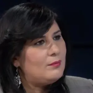 Portrait d’Abir Moussi, présidente du Parti destourien libre, détenu en Tunisie depuis octobre 2023 sous Kais Saied