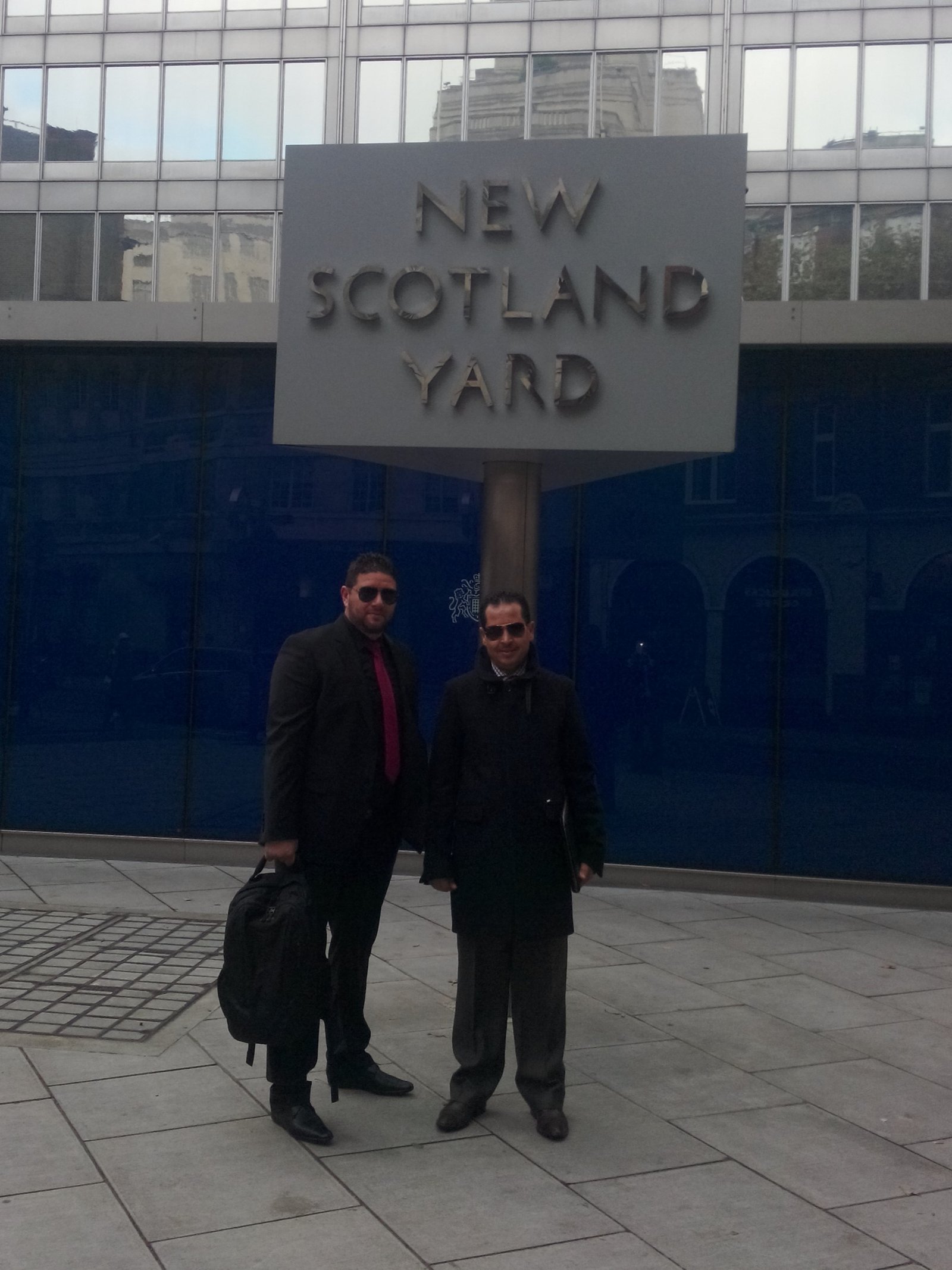 Bechir Akremi devant Scotland Yard à Londres lors de la coopération tuniso-britannique liée à l’enquête sur l’attentat terroriste de Sousse.
