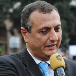 Portrait d’Issam Chebbi, secrétaire général d’Al Joumhouri, détenu en Tunisie depuis février 2023 sous Kais Saied