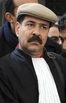 Chokri Belaid, avocat et figure de l’opposition tunisienne assassiné en 2013, symbole majeur de la violence politique en Tunisie et des débats sur la justice, l’État de droit et les dérives autoritaires jusqu’à l’ère de Kais Saied.
