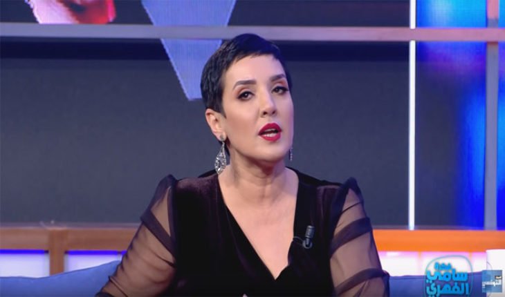 Sonia Dahmani sur un plateau de télévision